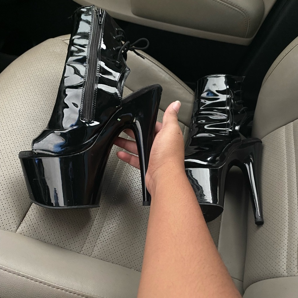 Open toe 7 inch pleasers